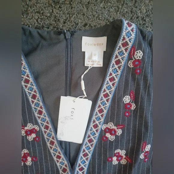 NWT FOXIEDOX EMBROIDERY DRESS - Picture 4 of 4